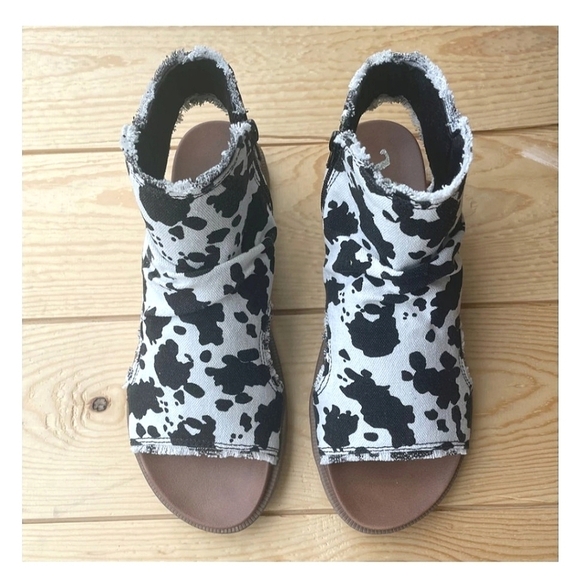 Very G Libra Black Cow Animal Print Western Sandals Shoes Size 7 - Picture 6 of 7